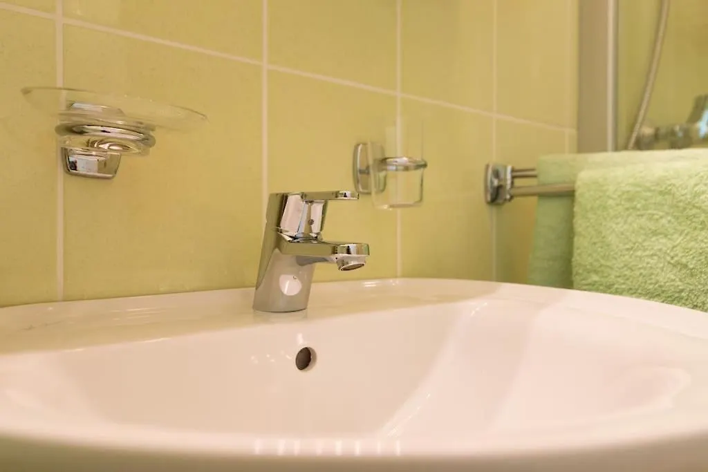 Villa Ajda - Green Room Omišalj